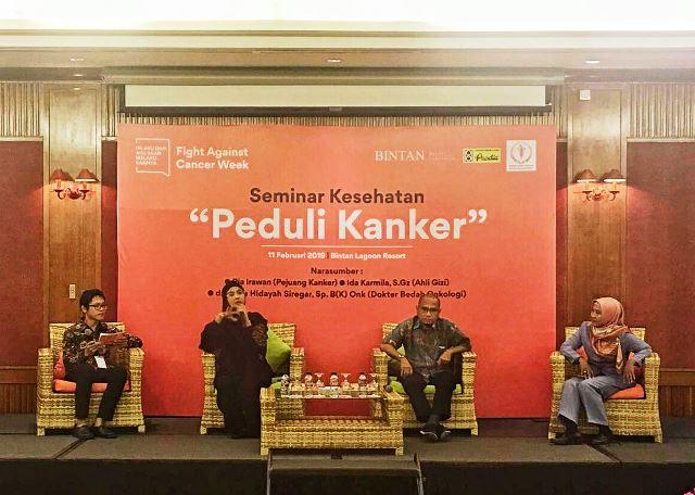Ria Irawan Edukasi Masyarakat Tentang Bahaya Kanker