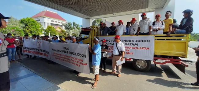 Aksi Dukung Perbaikan Pasar Induk Jodoh, Massa: Kami Pedagang Aslinya