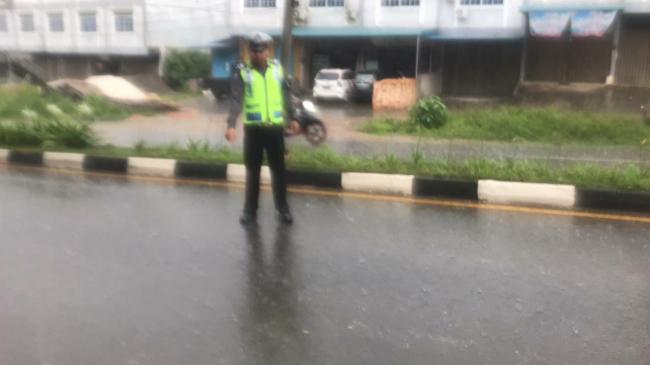 Polisi Tahan Pengemudi Tabrak Lari yang Seruduk Pemotor hingga Tewas di Lampu Merah