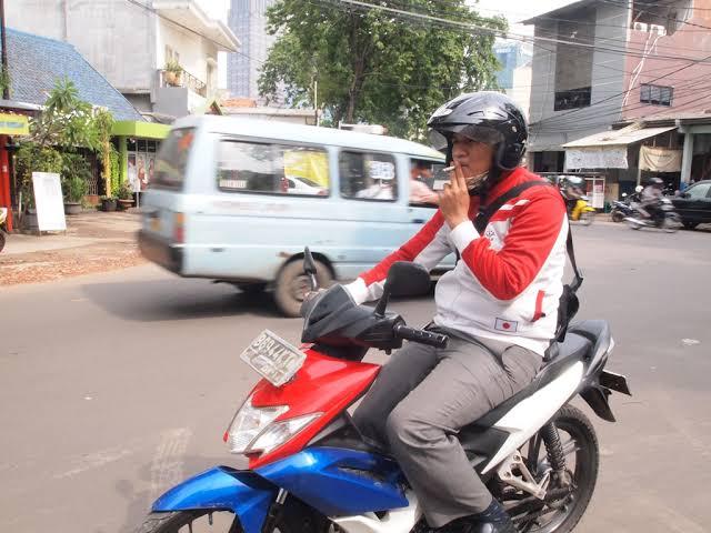 Merokok Sambil Berkendara Kena Denda, Kadishub Batam: Masih Kami Pelajari