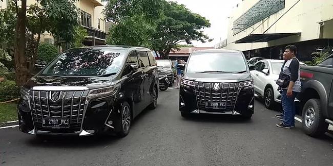 Polisi Sita 2 Mobil Alphard Milik Keluarga Cendana