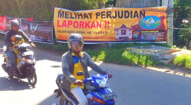 Warga Batam Heran Polisi Perangi Judi dengan Spanduk