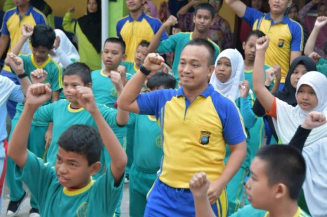 Ketika Kapolres Tanjungpinang Berbaur dengan Siswa SLB