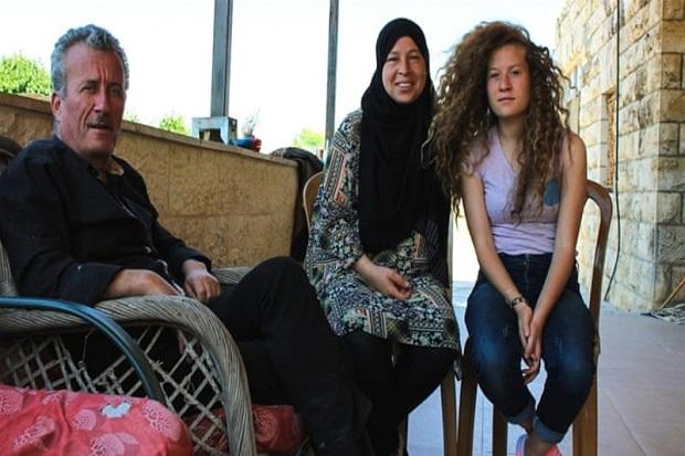 Kenalkan Ahed Tamimi, Gadis Palestina Penampar Tentara Israel