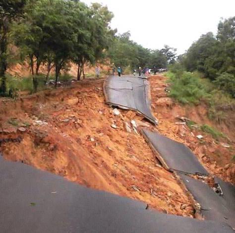Longsor Tanjungpiayu: 4 Rumah Rusak Parah, Belasan Rusak Ringan, Puluhan Warga Mengungsi