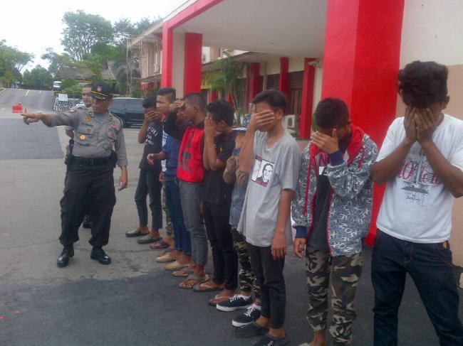 Polisi Gerebek Pesta Miras Murid SMP di Batam