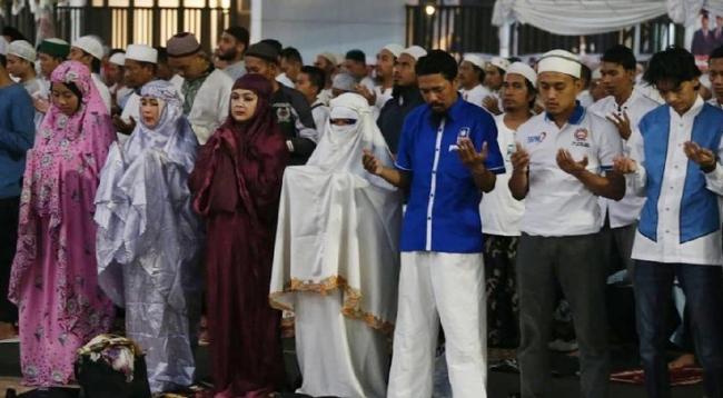 Saf Salat Campur di Kampanye Prabowo, PBNU: Itu Nggak Boleh, Haram