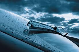 Ini 4 Fitur Penting pada Mobil Saat Hujan Deras