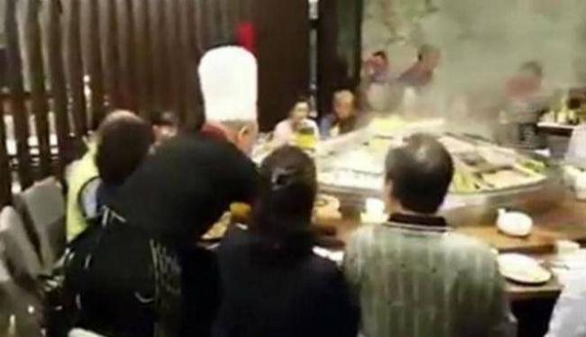  Heboh 20 Orang Makan di Restoran, Tagihan Rp 2,2 Miliar!