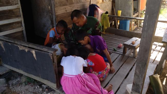 Tak Hanya Bangun Jalan, TMMD Kodim 0317/TBK Juga Gelar Program Edukasi