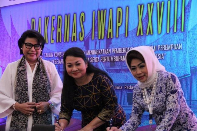 Dorong Kemajuan Pengusaha Wanita, PGN dan IWAPI Teken MoU