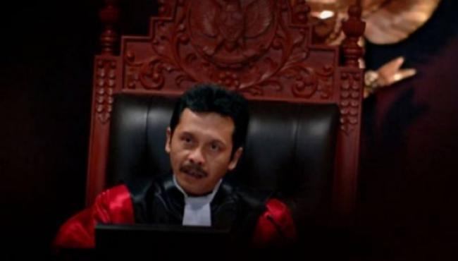 Dipanggil Baginda di Sidang, Hakim MK: Jangan, Nanti Saya Jadi Raja