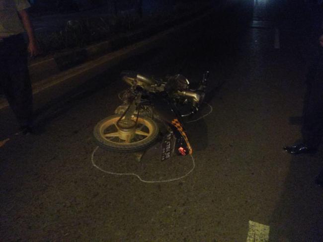 Laka Maut di Batu 12, Adnan Terpental 10 Meter Tabrak Tiang Lampu Jalan