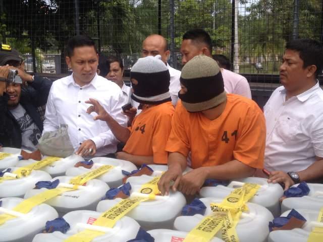 Gudang Produksi Madu Lebah Palsu di Batam Terbongkar. Begini Kronologi Penangkapan Sindikat