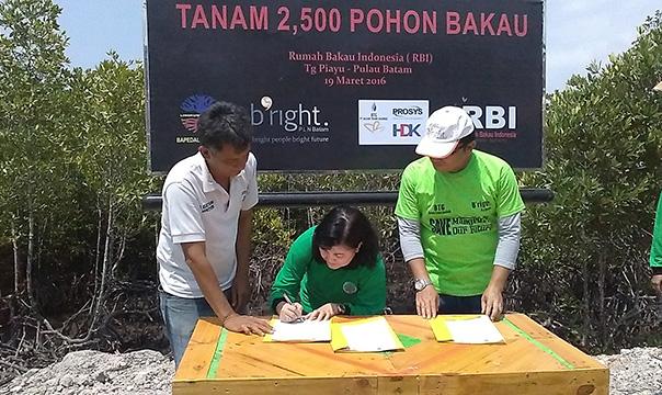RBI Gandeng Pemko Batam dan Bright PLN Batam Tanam 2.500 Pohon Bakau