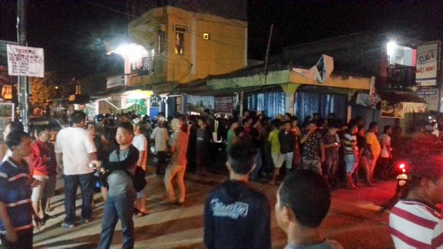 [BREAKING NEWS] Geger, Belasan Orang Bersenjata Tajam Serang Tiban Kampung!