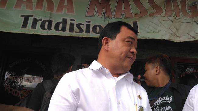 Gustian Segel Sejumlah Tempat Massage Tak Berizin di Batuampar