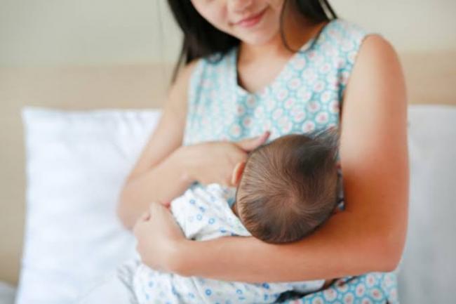 Hi Moms! Ini 3 Cara Natural Tingkatkan Produksi ASI
