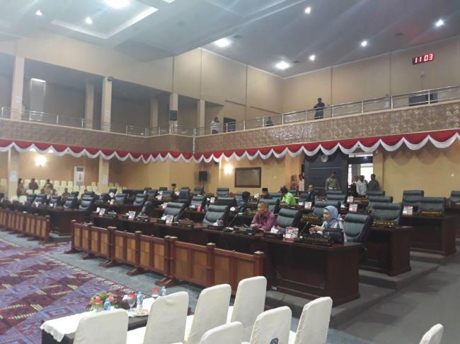Paripurna DPRD Kepri Ditunda, Banyak Anggota Dewan Bolos 
