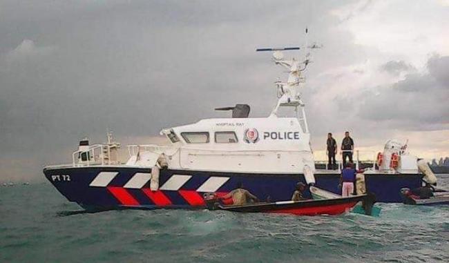 Nelayan Batam Patah Kaki Ditabrak Police Marine Guard Singapore
