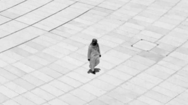 20 Tahun Lalu Pria Ini Diramalkan Tawaf Sendirian, Jadi Nyata saat Corona