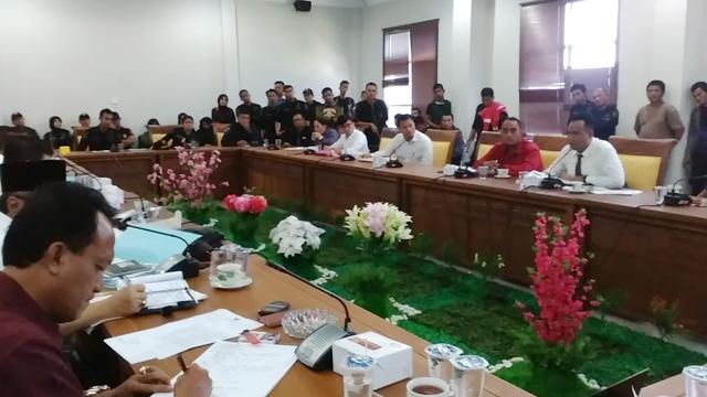 Anggota Satpol PP Menangis: Kawan Kami Mencuri untuk Beli Susu Anaknya...