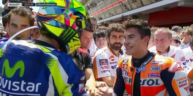 Akhirnya Rossi dan Marquez Berjabat Tangan,  Ini Komentarnya