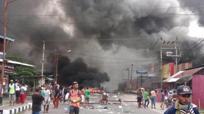 Demo di Wamena Rusuh, Sejumlah Bangunan Dirusak dan Dibakar
