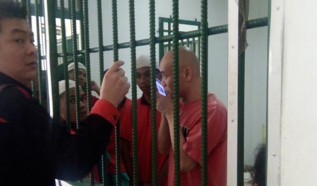 Tantimin: Saya Sudah Izin Petugas Kejaksaan Pinjamkan Handphone ke Terdakwa