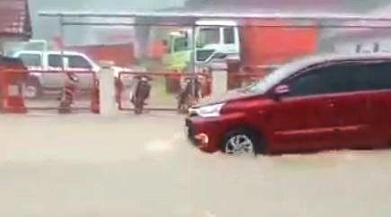 Hujan dan Angin Kencang Landa Tanjungpinang, Sejumlah Wilayah Kebanjiran