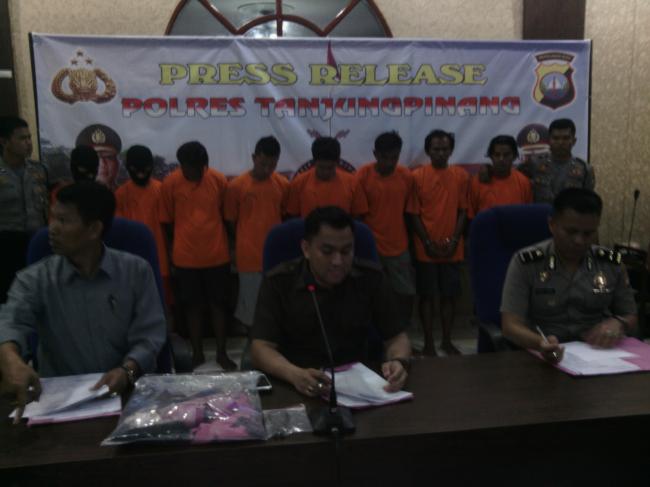 Begini Cara 8 Pencuri Aki Solar Ini Beraksi