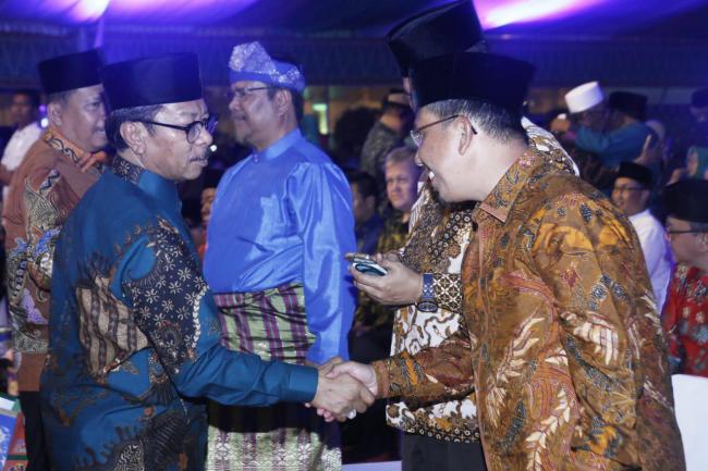 Ketua DPRD Jumaga Nadeak Beri Motivasi Kafilah Kepri di MTQ Nasional di Medan