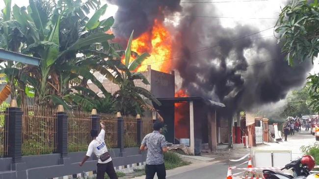Kronologi Kios Bensin Meledak di Karimun