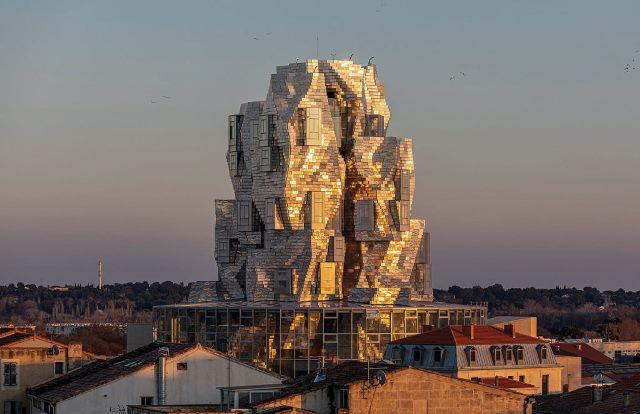 Uniknya Menara Geometris Luma Arles Karya Frank Gehry