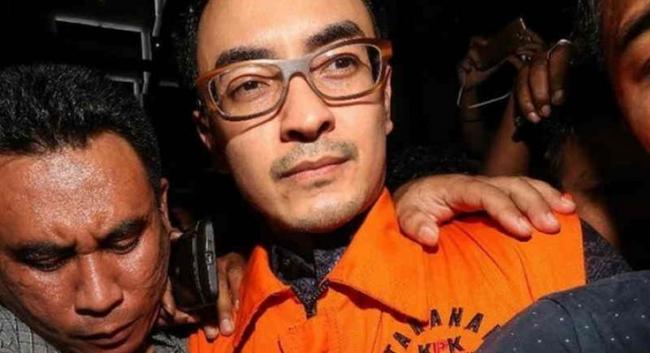 Zumi Zola Dijebloskan ke Sel Tahanan KPK dengan Wajah Murung