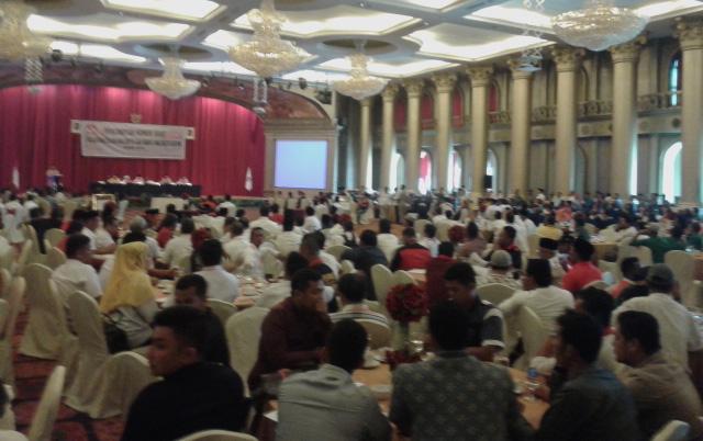 Hotel Harmoni One Penuh Sesak Dipenuhi Pendukung Pasangan Calon Wali Kota Batam