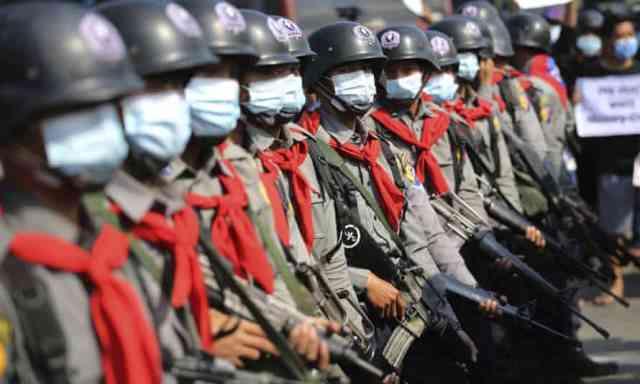 Pertumpahan Darah Mulai Warnai Protes Anti-kudeta Myanmar