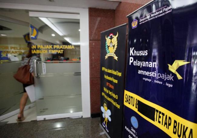 Wajib Pajak Mengantre di Kantor Dirjen Pajak Sejak Subuh