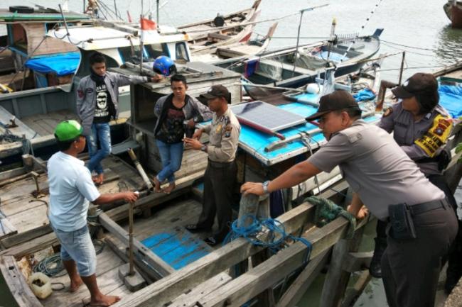 Polres Lingga Ingatkan Masyarakat dan Nelayan Waspada Gelombang Tinggi