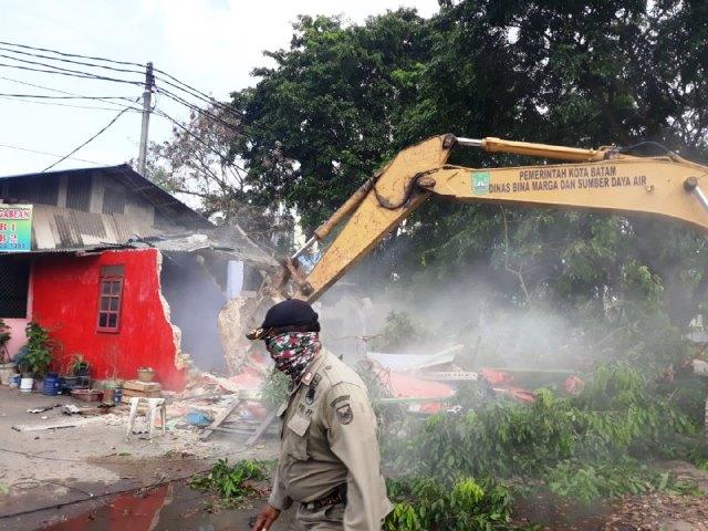 Ketegangan Warnai Penertiban Ratusan Pedagang di Pasar Induk