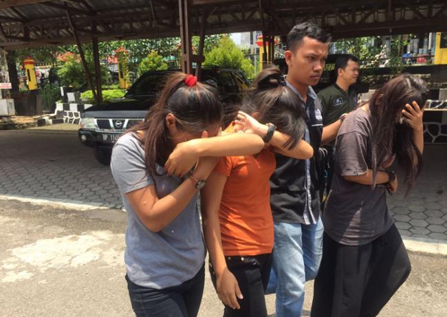 3 Wanita dan 2 Pria Pesta Sabu di Tanjungpinang, Satu Ngaku Pegawai
