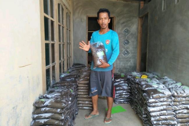 Poktan Bukit Langkap Produksi Pupuk Organik di Lingga