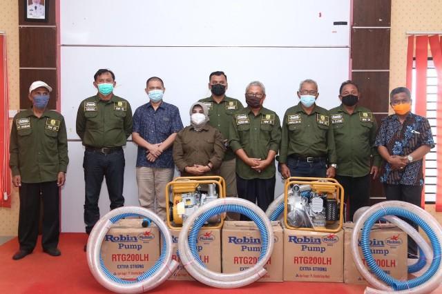 Rahma Beri Mesin Pompa Air untuk Kelurahan Tanjungpinang Barat Atasi Banjir
