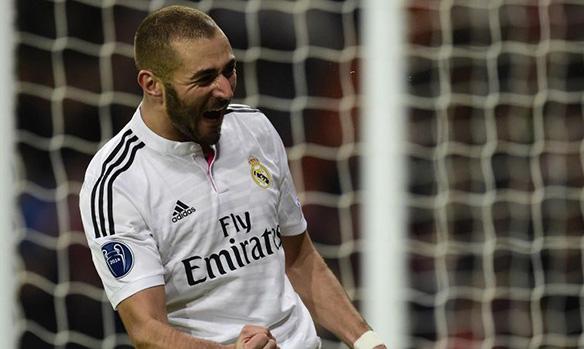 Tandukan Benzema Bawa Madrid Geser Barca dari Puncak Klasemen 