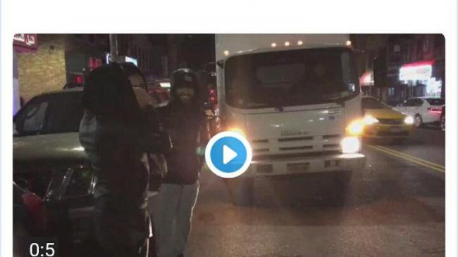 Selebritis Hollywood dan Warga New York Ikut Demam Om Telolet Om