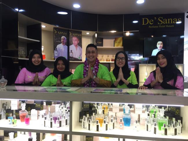 Irfan Hakim Resmikan Outlet Parfum Halal Pertama di Batam