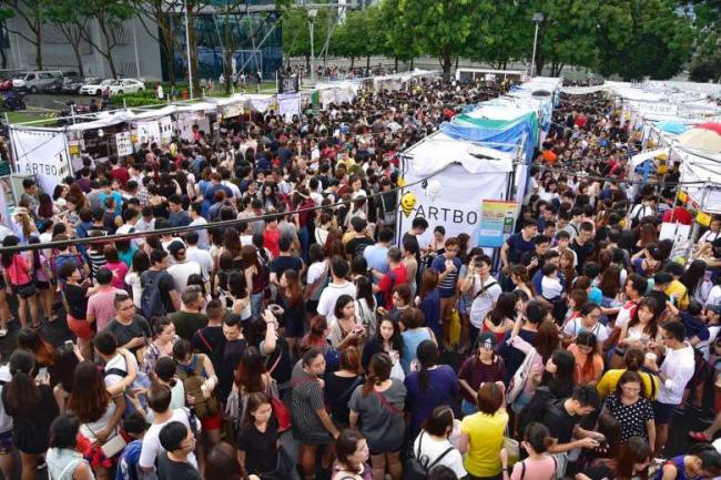 Artbox Pertama Singapura, Pengunjung Membludak