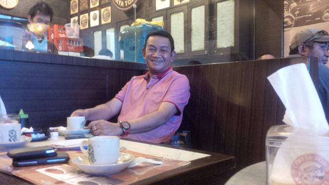 Ketika Mantan Bupati Ilyas Sabli Asyik Berbisnis Kuliner 