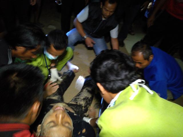 Kedua Kaki dan Tangan Kiri Patah, Imron Berenang ke Pantai dengan Satu Tangan 