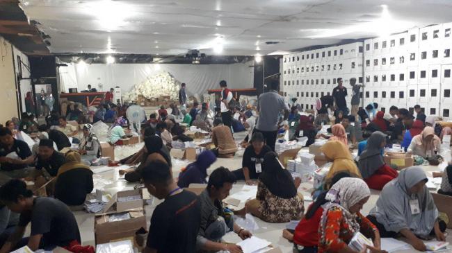 KPU Karimun Mulai Lakukan Pelipatan Surat Suara